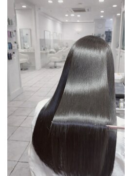 トイロ(toiro) レイヤーカットミルクティーベージュブリーチなしダブルカラー