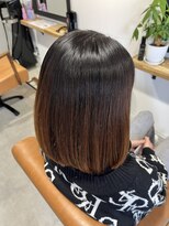 アヤジンビオス店(Ayajn bios)&nbsp;髪質改善、艶々ストレートヘア　20代、30代