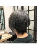 首が長く見える！大人シンプルショート