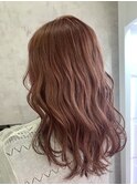 ピンクベージュ