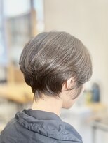オッタントゥーノ(OttantunO 81) 大人可愛い20代30代40代黒髪前下がりショートボブ丸みショート