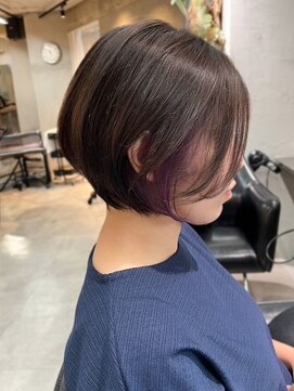 ティダスマイル(tida smile) ヴァイオレットインナーカラー×ニュアンスショート