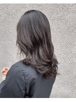 マノハル(MANOHARU)&nbsp;動きのあるスタイル　レイヤーセミロング