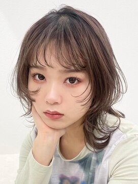 アイトーキョーエス 渋谷(AI TOKYO S) 斜めバング/シルキーベージュ/ブラントカット[渋谷駅]