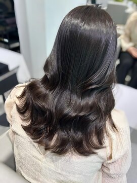 ステア ケース(stair case) 韓国艶々ワンカラーレイヤーカット小顔前髪カットトリートメント