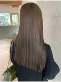 オリーブベージュ