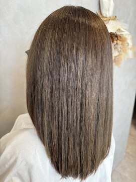 ラニ(Lani) 赤みを消すオリーブアッシュ