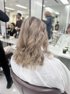 ピンナップガール pinup girl ミルキーハイライトカラー