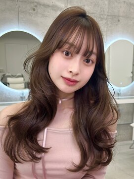 エヌアイ オモテサンドウ(ni omotesando) ガーリーヘア フォワード巻き 顔まわりカット ベージュカラー