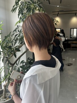 エミュ(emu.) 【ちらちら白髪カバー】丸みショート