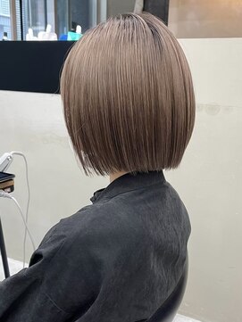 ギークス(GEEKS) 【GEEKS渋谷】アッシュベージュ/くすみカラー/ショートボブ/小顔