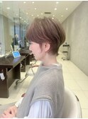 earthショートレイヤーボブミルクティー丸みショートボブ