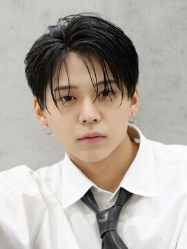 オーシャントーキョーオーバー 渋谷(OCEAN TOKYO OVER) マッシュセンターパートツーブロックフェザーパーマニュアンス