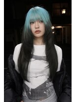 ナナ(NANA)&nbsp;ルーツカラー/デザインカラー／ブリーチ／レイヤーカット