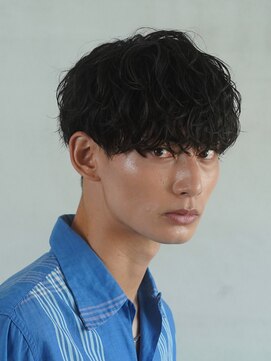 レタッチバイフィフス(RETOUCH by fifth) 原宿センターパートシャドウルーズパーマフェザーショート