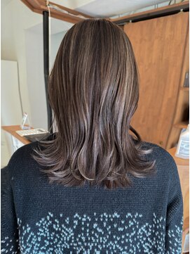 フェリア 梅田(FERIA) ナチュラルハイライトカラー＊