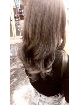 ティアラ Hair beauty Tiara グレージュカラー