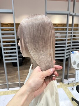 リー 梅田(Lee) ベージュカラー/ブリーチ2回/ケアブリーチ/透明感カラー