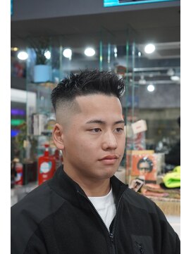 ツークツワンク バーバー 新宿(ZUG2WANG BARBER) フェザーアップ
