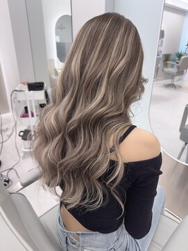 ラニシス ヘアー(Lanisis Hair) ハイライトロング