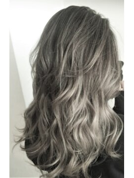 グランツ(GLANTZ) 外国人風・ホワイトーグレージュ