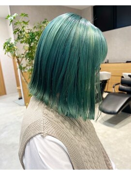 アース コアフュールボーテ みどり店(EARTH coiffure beaute) ターコイズグリーンダブルカラー外ハネボブ