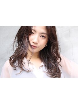 スペシウムバイアンバースデー(spacium by UNBIRTHDAY) ツヤナチュラル【中務剛志】