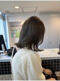オリーブベージュ