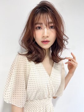 クラン 岡本(Chlan) くびレイヤーエモージュ大人かわいいモテ髪シースルーバング