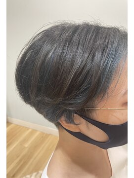 ジュール アヴェダ(Jour AVEDA) 【浦崎】刈り上げショート+インナーブルー