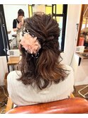 フェミニンハーフアップ