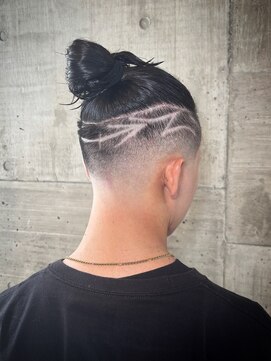 ビンゴ(BINGO) 2191黒髪バリカンアートニュアンスデザインマンバンヘア