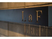 おしゃれな空間でお客様の「なりたい」のサポートをいたします。