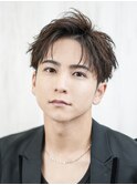 短髪アップバングフェザーショート刈り上げツーブロック