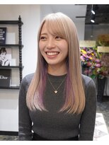 グッドフェローズ キタホリエ(GoodFellas kitahorie) ハイトーンベージュのインナーカラー長髪スタイルレイヤー艶感