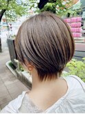 Le'a齋藤【収まりショート】耳掛け/グラデーション
