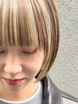 メイカ(MEIKA)の写真/艶感あるMEIKAのデザインカラー。髪質とパーソナルを考慮したダメージレス技法でモチ&仕上がり◎