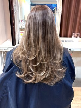 シエル バイ ケンジ 登戸 生田(CIEL by KENJE) コントラストハイライト/白髪ぼかし/外国人風/レイヤーカット