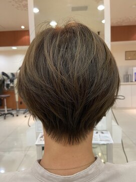 アール 滝ノ水店(#arl) 30代40代50代愛され大人ショート丸みショートくびれ