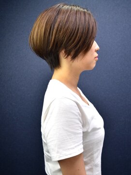 ヘアスタジオヘーフリヒ(HAIR STUDIO HoFLICH) 【ハンサムメリハリボブ】