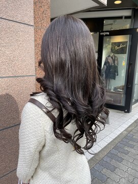 フツーロ 栄(FUTURO) プルエクステ