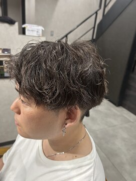 リッシュ(RISH) 緩めスパイラルパーマ。
