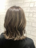 ジーナ 流山おおたかの森(Zina)&nbsp;グレージュ×ハイライト【Zina　大越香苗】