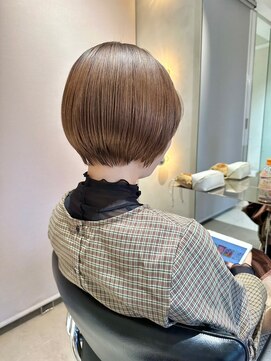 ラミ(L'ami) 似合わせ丸みショート/絶壁解消/ブラウンベージュ