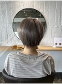 白髪を活かしたグレー色