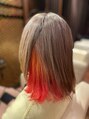 ユーアールアルシュ(UR Arche) オレンジからレッドグラデーションを魅せる外ハネミディアム