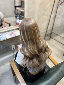 ルフレ 新宿本店2nd(Reflet) グレーベージュハイライトカラー