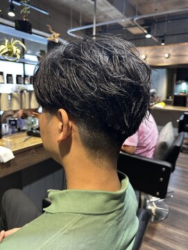 メンズココ 日本橋店(MENS COCO) 20代30代センターパート/ブルーブラック刈り上げツーブロック