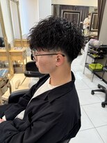 アイズ 海老名(AIZU) ツイストスパイラルパーマ 刈り上げマッシュ メンズパーマ