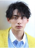 センターパートウェーブパーマツーブロック黒髪ショート